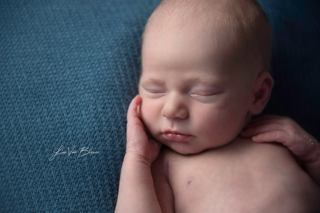 Newborn Photography by Lisa Van Biesen Fotografie - Belgische fotograaf Londerzeel 